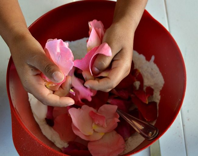 add petals to the mixture