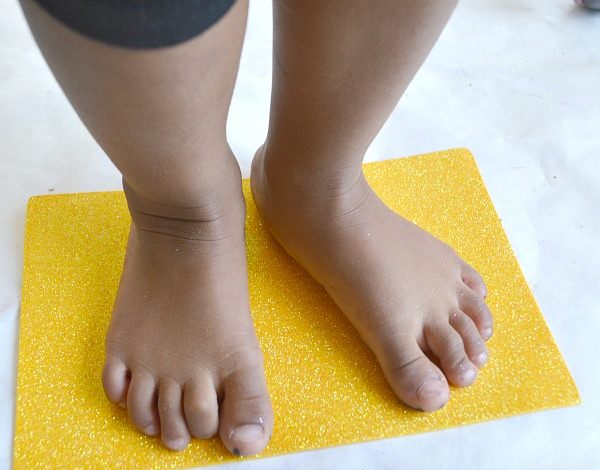 trace your kids feet