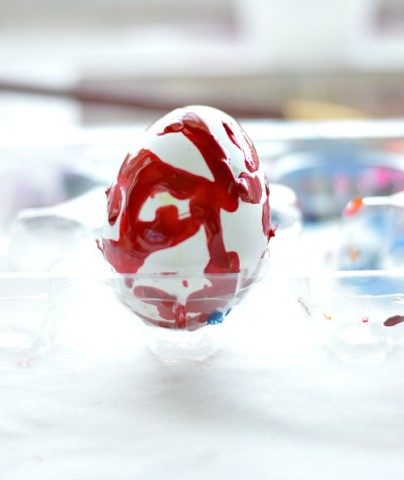 decorating easter eggs with melted crayons