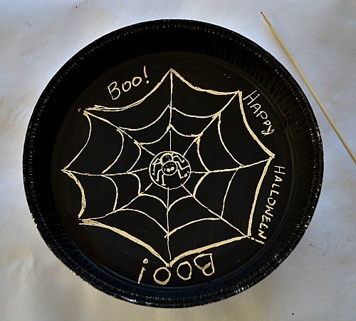 halloween art projects with pie pan