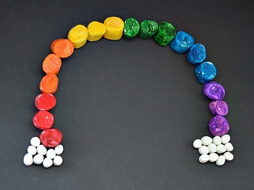 make a rainbow with marshmallows