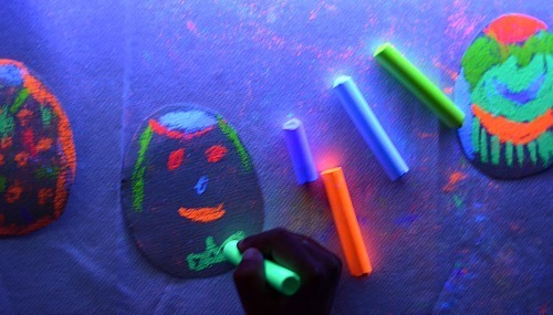 create egg art with glowing chalk on sandpaper