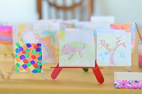 create an art gallery on your kitchen table