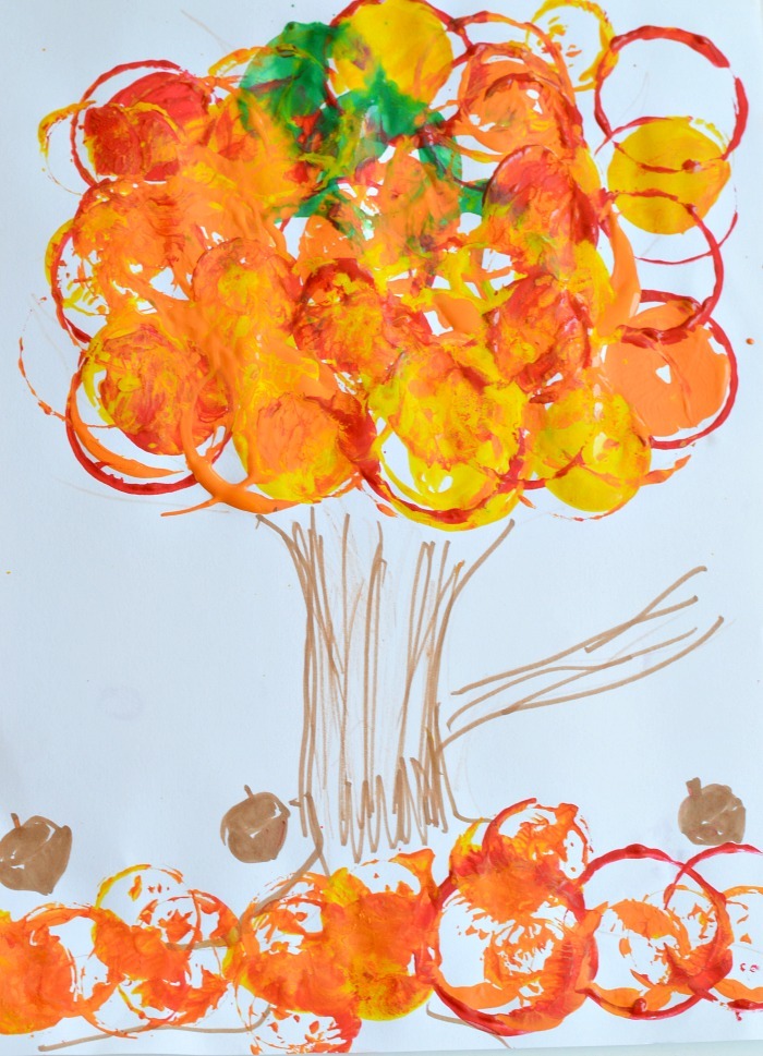 Fall Art Projects for Kids : Easy fall tree printing – Fun Littles