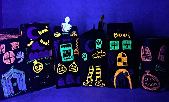 haunted-house-craft-with-liquid-chalk